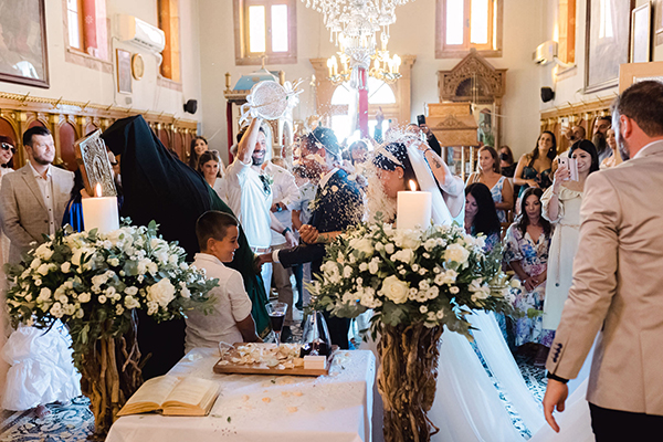 romantic-summer-wedding-kefalonia-lovely-white-florals-rustic-touches_23