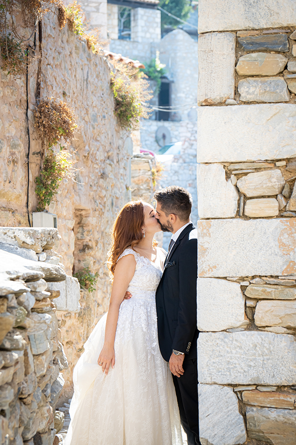 romantic-summer-wedding-patra-white-roses_01