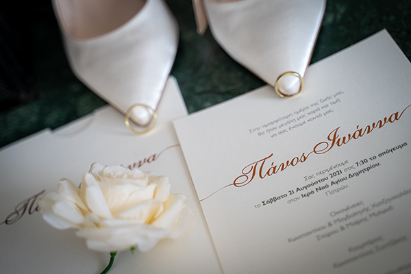 romantic-summer-wedding-patra-white-roses_08