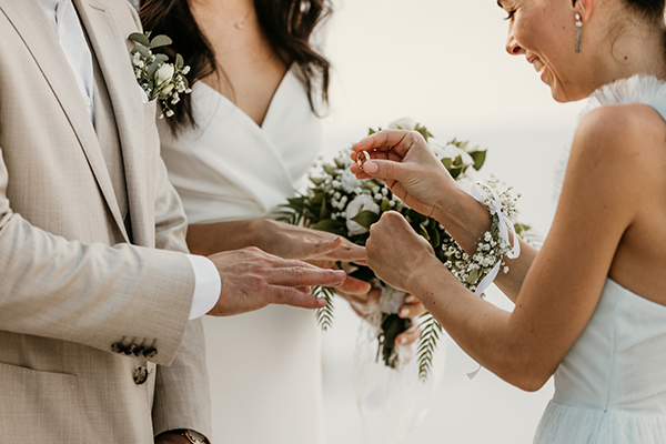 simply-chic-summer-wedding-athens-white-lycianthus-greeneries_15