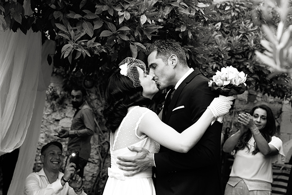 spring-civil-wedding-athens-vintage-mood_16