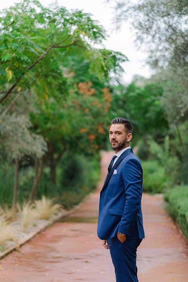 summer-wedding-nafpaktos-beautiful-flowers-lush-greenery_03x