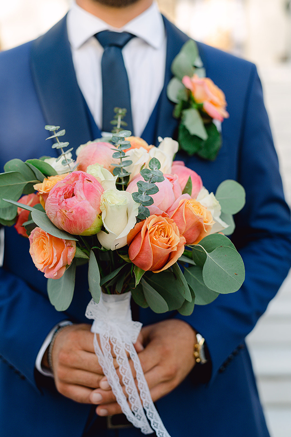 summer-wedding-nafpaktos-beautiful-flowers-lush-greenery_15