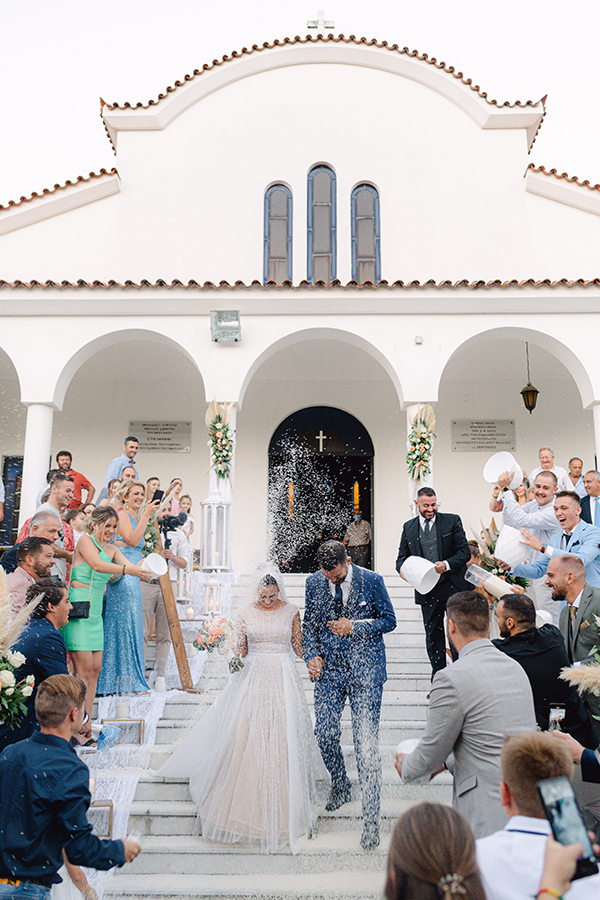 summer-wedding-nafpaktos-beautiful-flowers-lush-greenery_27