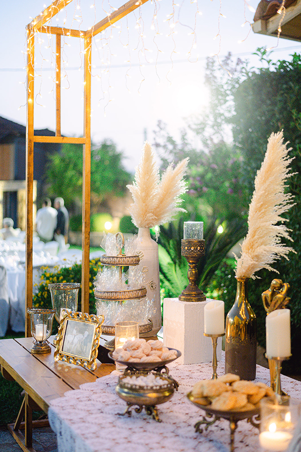 summer-wedding-nafpaktos-beautiful-flowers-lush-greenery_31