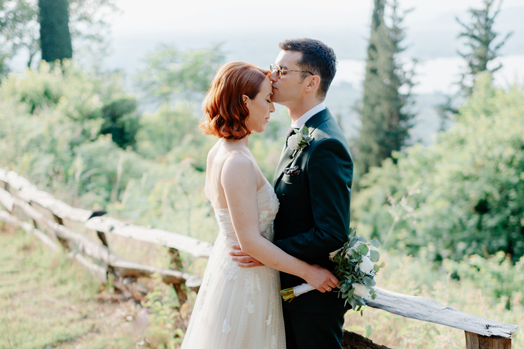 Kαλοκαιρινός γάμος στη Ναύπακτο με λευκές παιώνιες και λυσίανθο │ Χαρά & Γιάννης