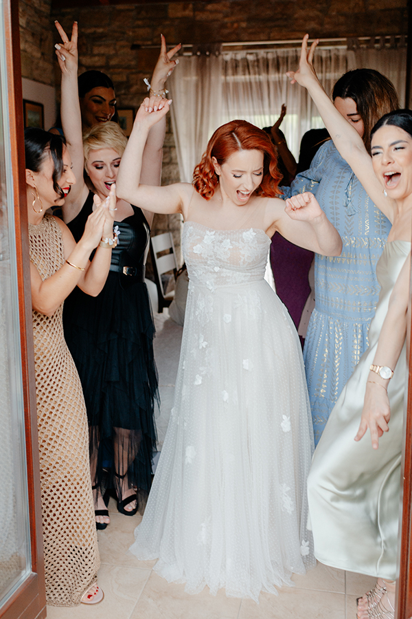 summer-wedding-nafpaktos-white-peonies-lisianthus_07