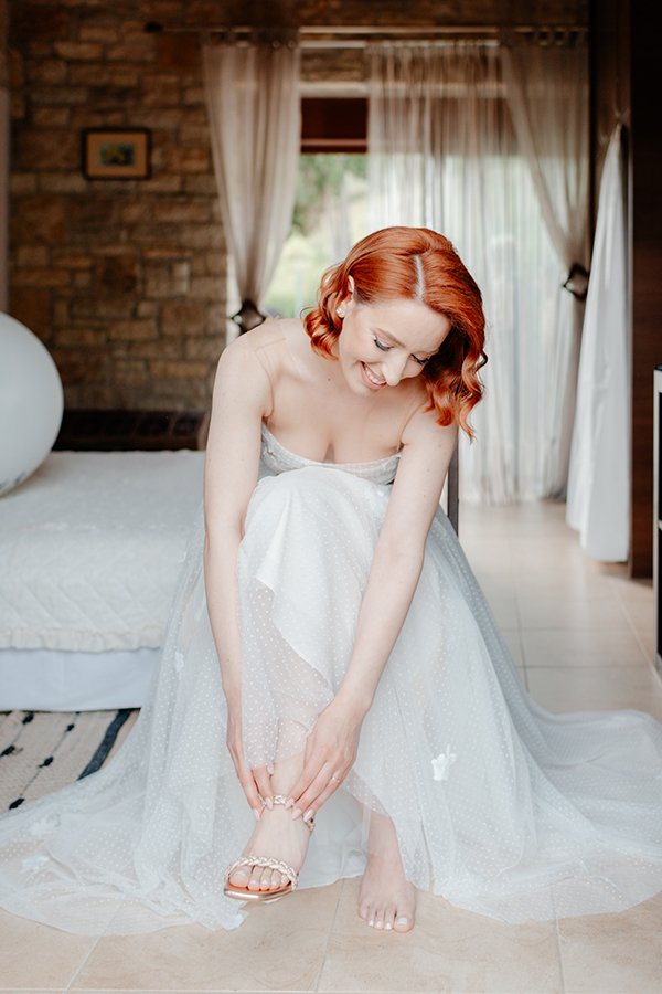 summer-wedding-nafpaktos-white-peonies-lisianthus_08