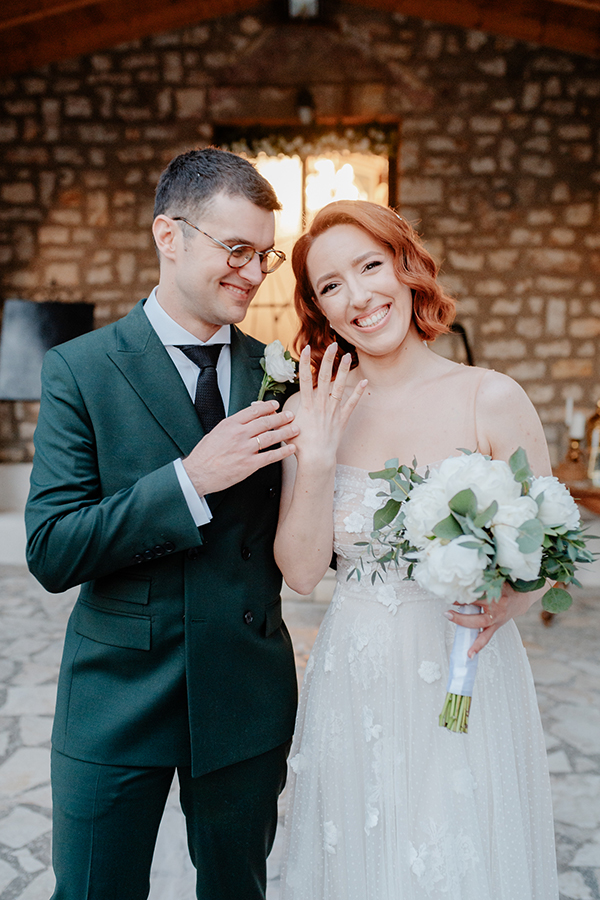summer-wedding-nafpaktos-white-peonies-lisianthus_18x