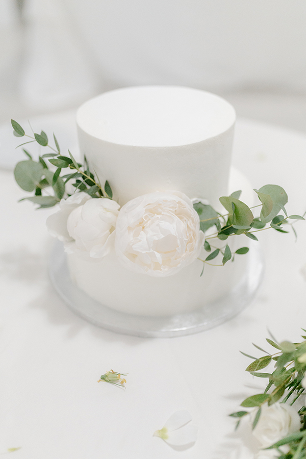 summer-wedding-nafpaktos-white-peonies-lisianthus_19