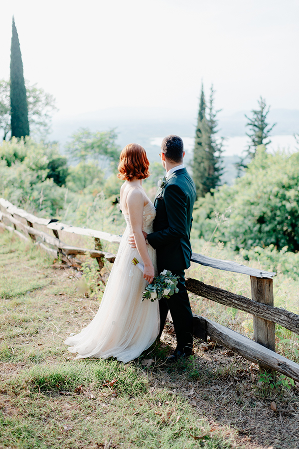 summer-wedding-nafpaktos-white-peonies-lisianthus_22