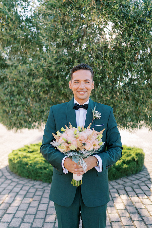 beautiful-summer-wedding-athens-pale-tones-romantic-details_14