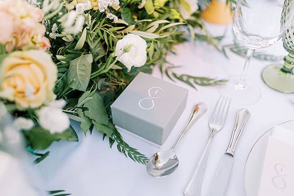 beautiful-summer-wedding-athens-pale-tones-romantic-details_23