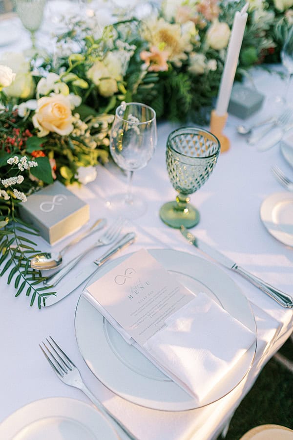 beautiful-summer-wedding-athens-pale-tones-romantic-details_27