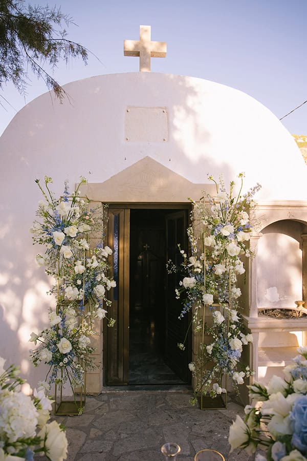 beautiful-summer-wedding-rethymno-light-blue-hydrangeas-white-roses_20