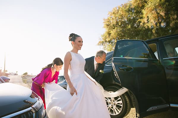 beautiful-summer-wedding-rethymno-light-blue-hydrangeas-white-roses_21