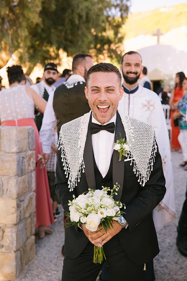 beautiful-summer-wedding-rethymno-light-blue-hydrangeas-white-roses_22