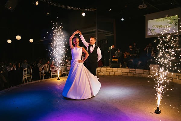 beautiful-summer-wedding-rethymno-light-blue-hydrangeas-white-roses_39