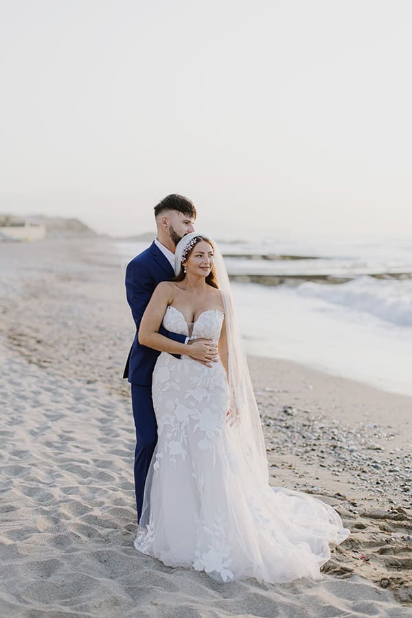 destination-summer-wedding-crete-white-peonies_01