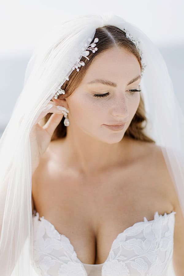 destination-summer-wedding-crete-white-peonies_10