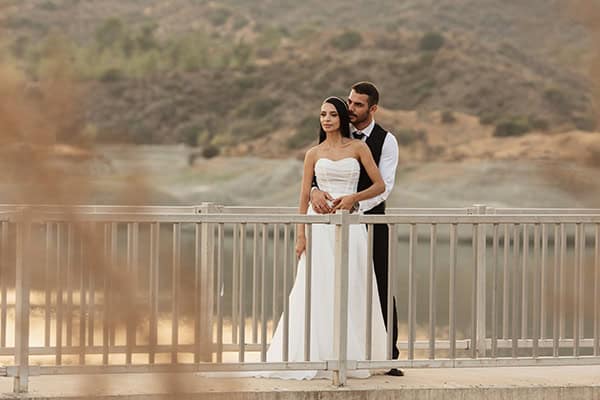 fall-wedding-limassol-blue-hydrangeas-roses_01
