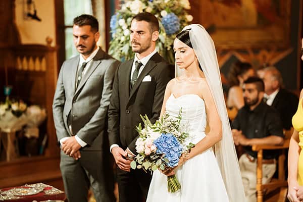 fall-wedding-limassol-blue-hydrangeas-roses_15