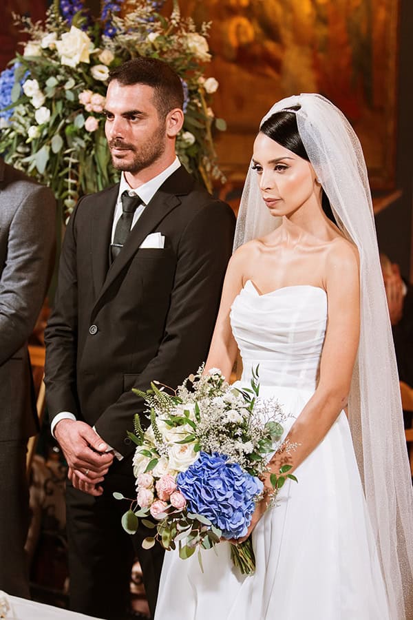 fall-wedding-limassol-blue-hydrangeas-roses_18