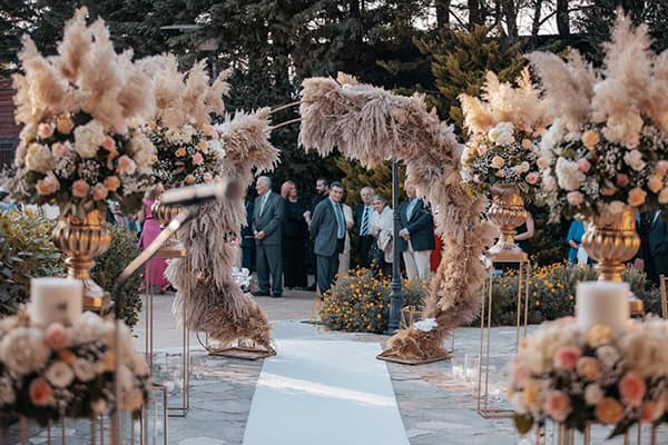 georgous-spring-boho-chic-wedding-athens-pampas-grass_14