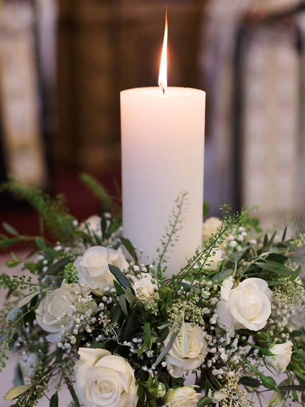 greek-inspired-wedding-decoration-ideas-olive-leaves-white-flowers_03z