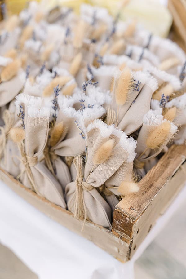 lovely-fall-wedding-patrarustic-flair_24