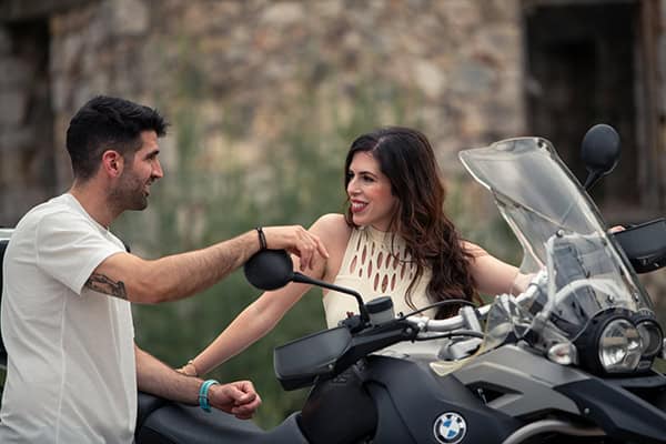 lovely-motorcycle-engagement-session_08
