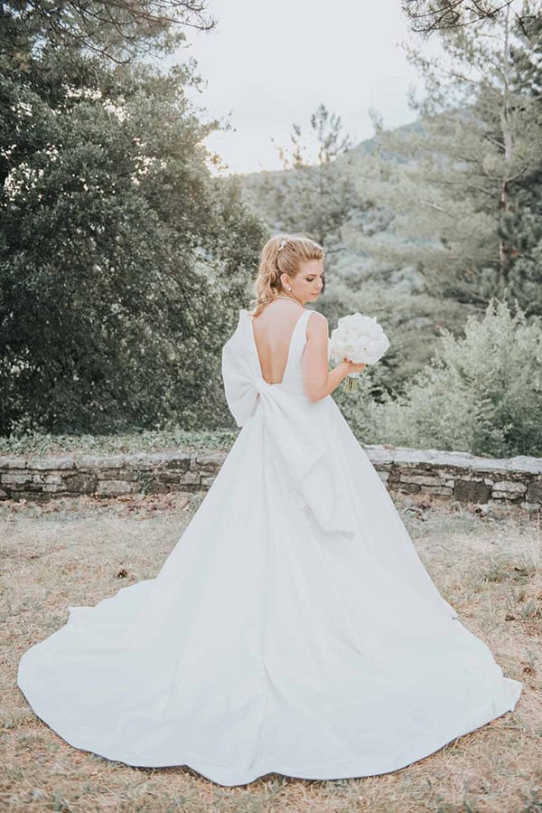 lovely-summer-wedding-baptism-papingo-white-florals_04