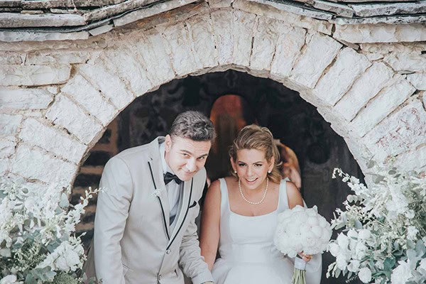 lovely-summer-wedding-baptism-papingo-white-florals_28