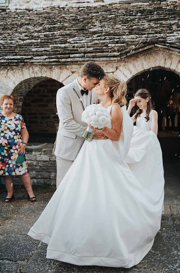 lovely-summer-wedding-baptism-papingo-white-florals_30