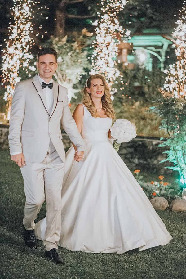 lovely-summer-wedding-baptism-papingo-white-florals_35