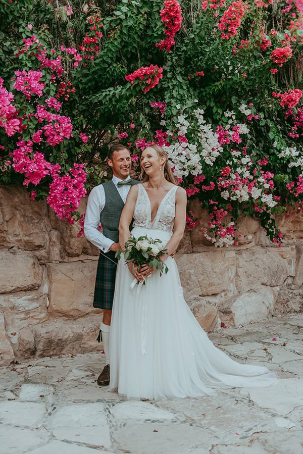 lovely-wedding-columbia-beach-resort-romantic-florals_03