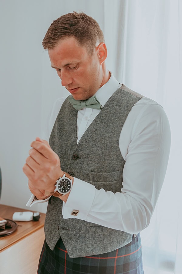 lovely-wedding-columbia-beach-resort-romantic-florals_10x