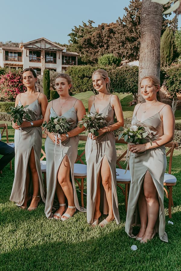 lovely-wedding-columbia-beach-resort-romantic-florals_17x