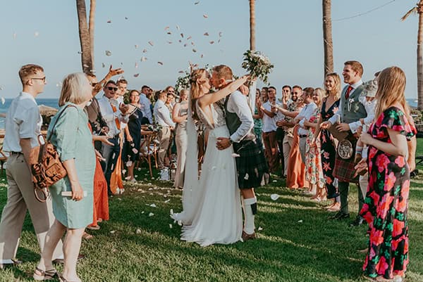 lovely-wedding-columbia-beach-resort-romantic-florals_26