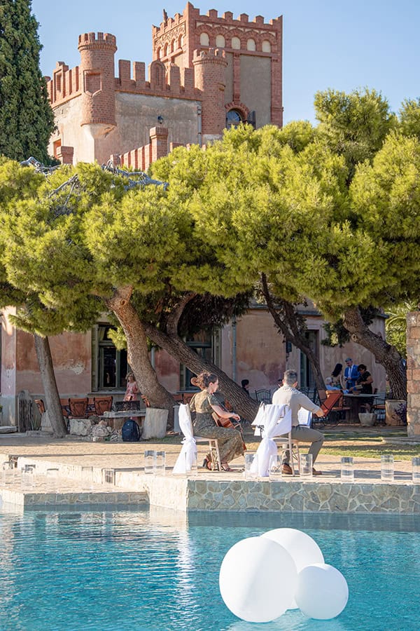 one-cello-n-half-promises-unforgettable-musical-entertainment_10