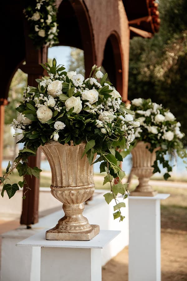 pretty-romantic-wedding-chalkidiki-classic-white-hues_09