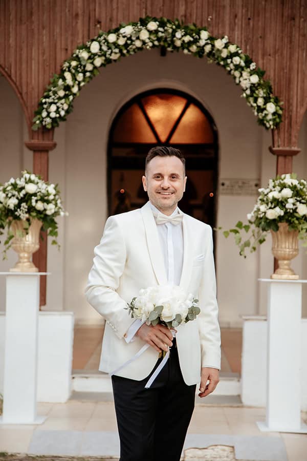 pretty-romantic-wedding-chalkidiki-classic-white-hues_11