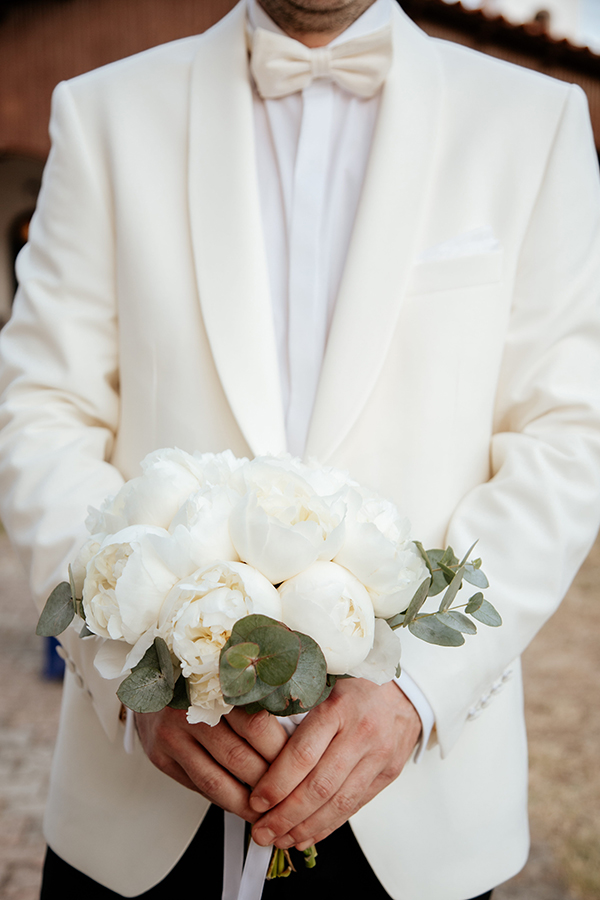 pretty-romantic-wedding-chalkidiki-classic-white-hues_12