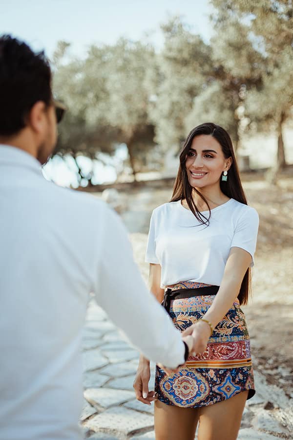 prewedding-shoot-athens-acropolis-view_10x