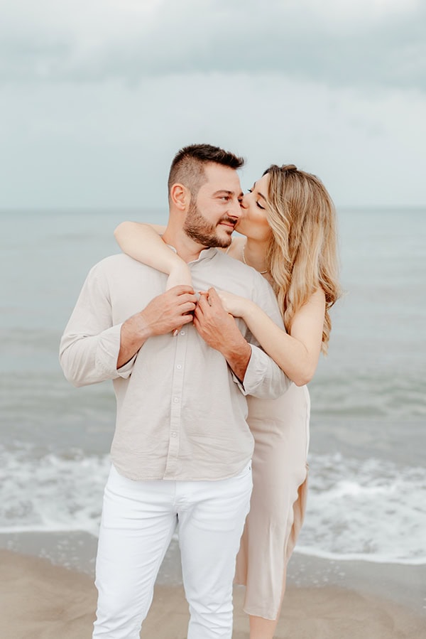 romantic-beach-prewedding-shoot-sea-view_03