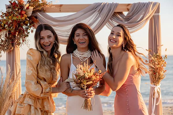 romantic-fall-wedding-thassos-dried-flowers_03x