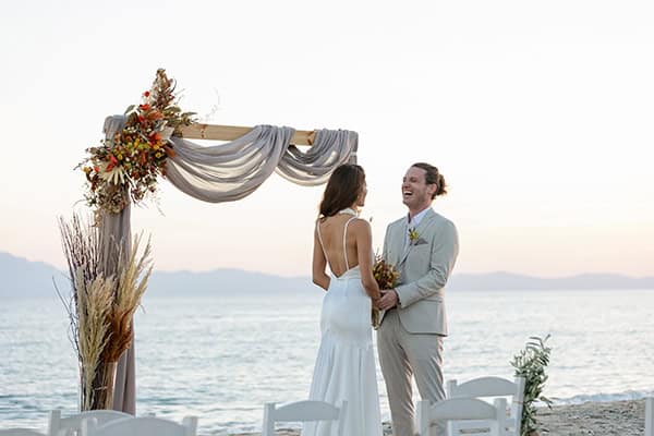 romantic-fall-wedding-thassos-dried-flowers_12x