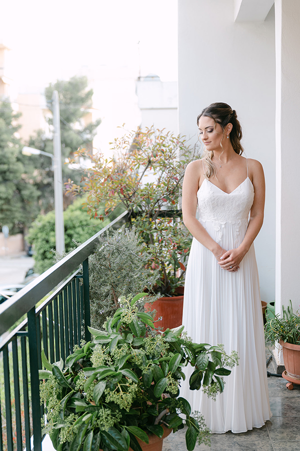 romantic-spring-wedding-athens-white-light-blue-hydrangeas_13