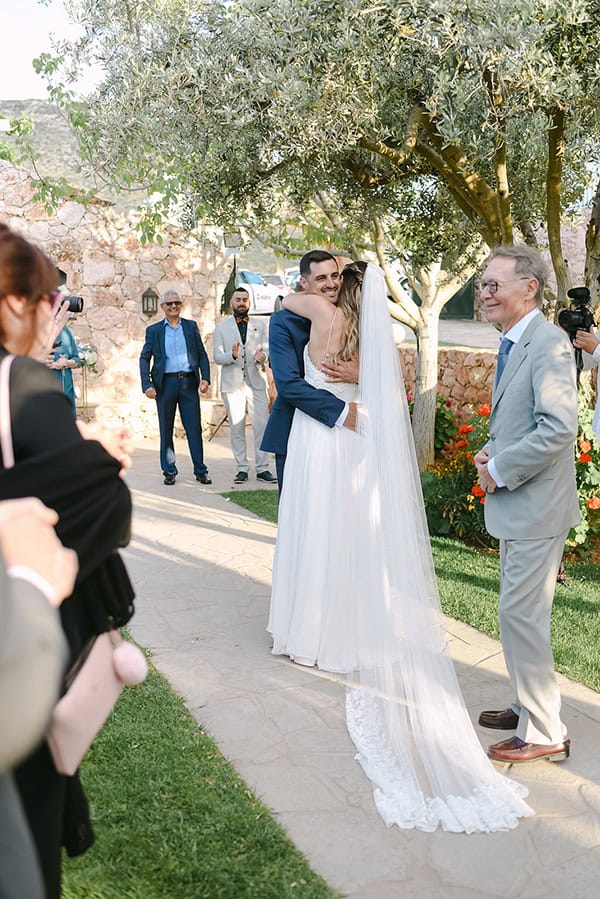 romantic-spring-wedding-athens-white-light-blue-hydrangeas_29