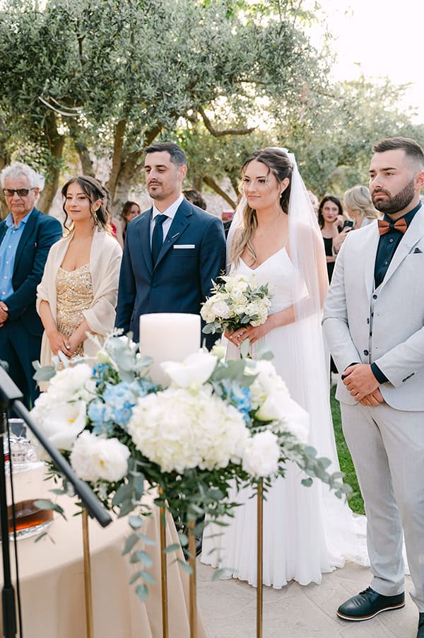 romantic-spring-wedding-athens-white-light-blue-hydrangeas_31